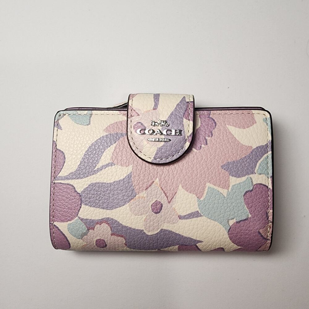 NWT COACH CBO31 Medium Corner Zip Wallet With Floral Print v3